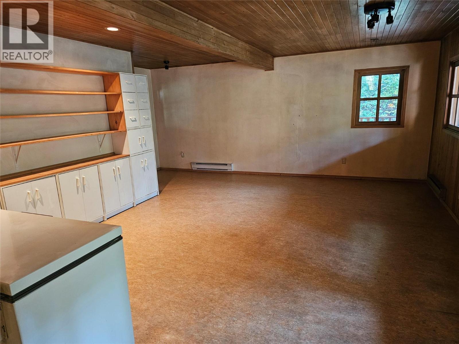  7467 ST THOMAS Road, Winlaw