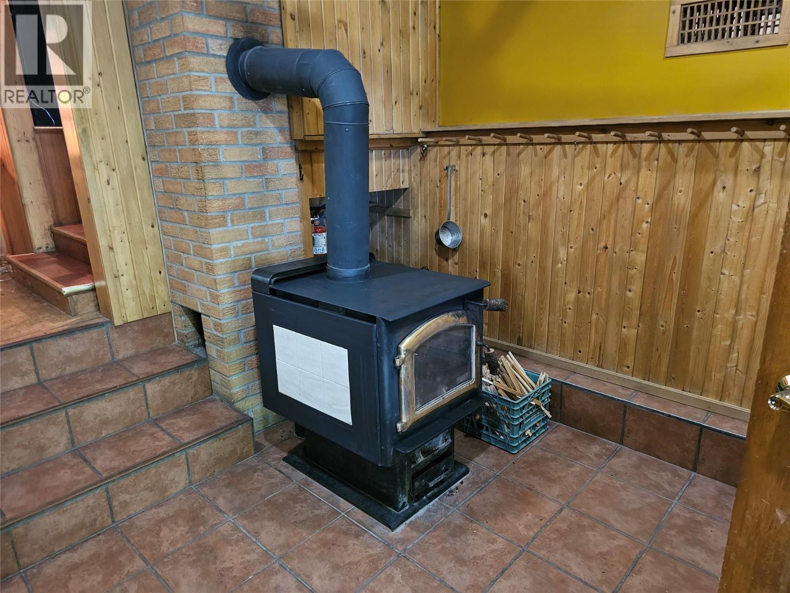  7467 ST THOMAS Road, Winlaw