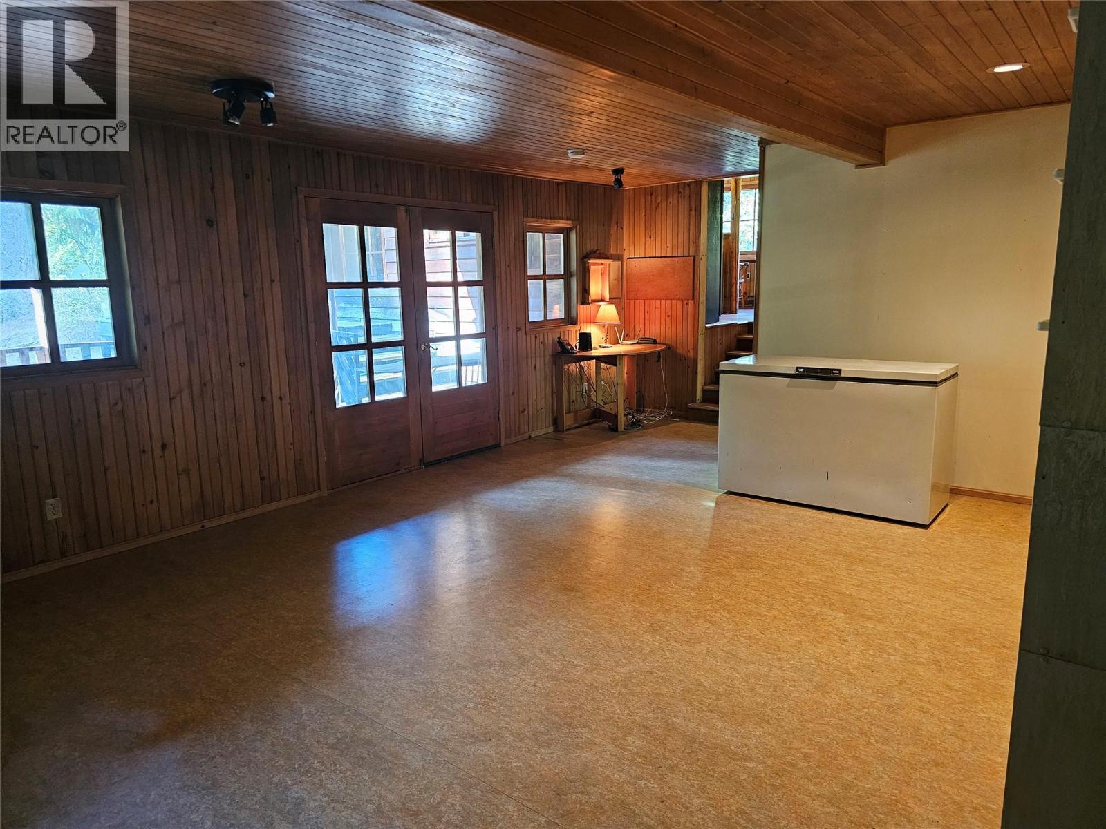  7467 ST THOMAS Road, Winlaw