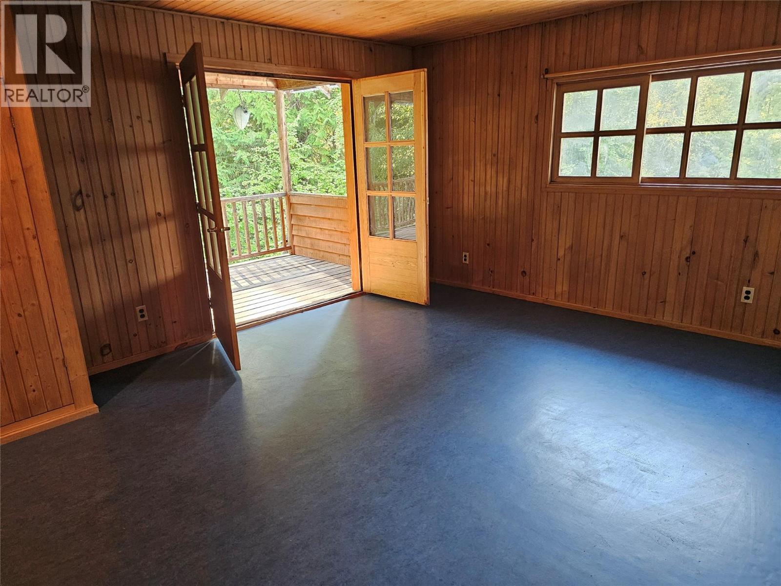  7467 ST THOMAS Road, Winlaw