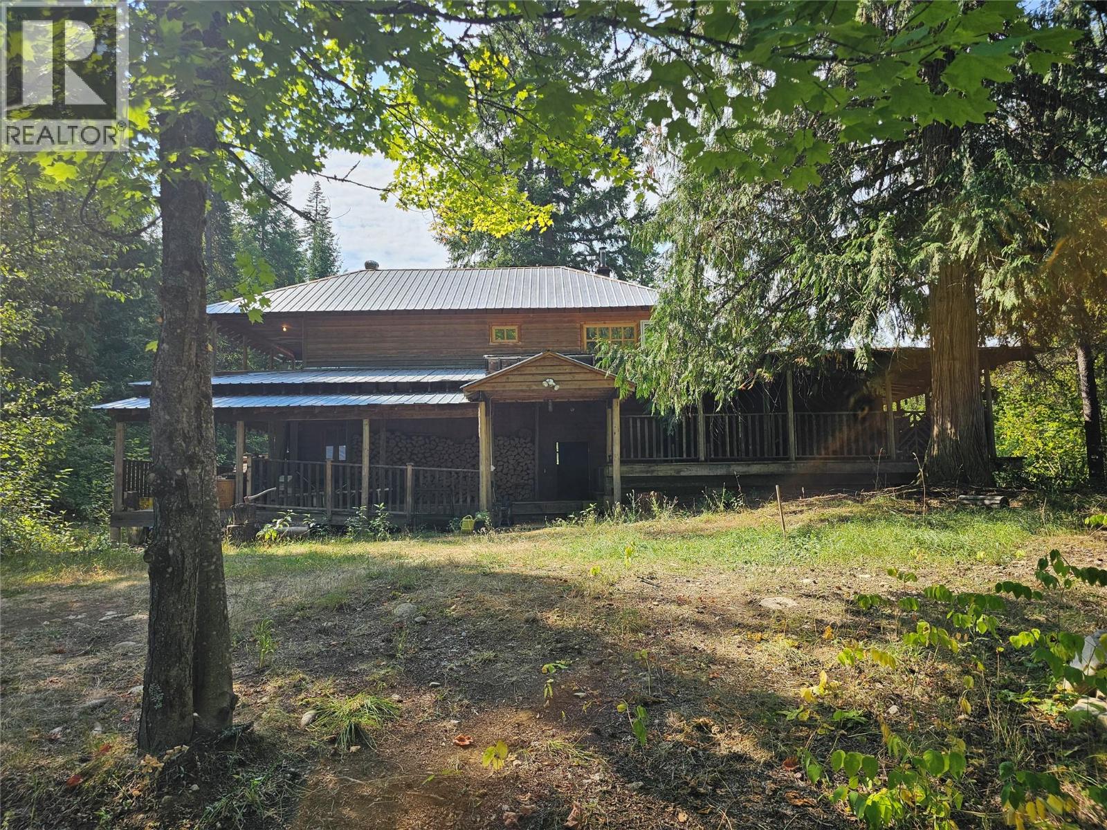  7467 ST THOMAS Road, Winlaw