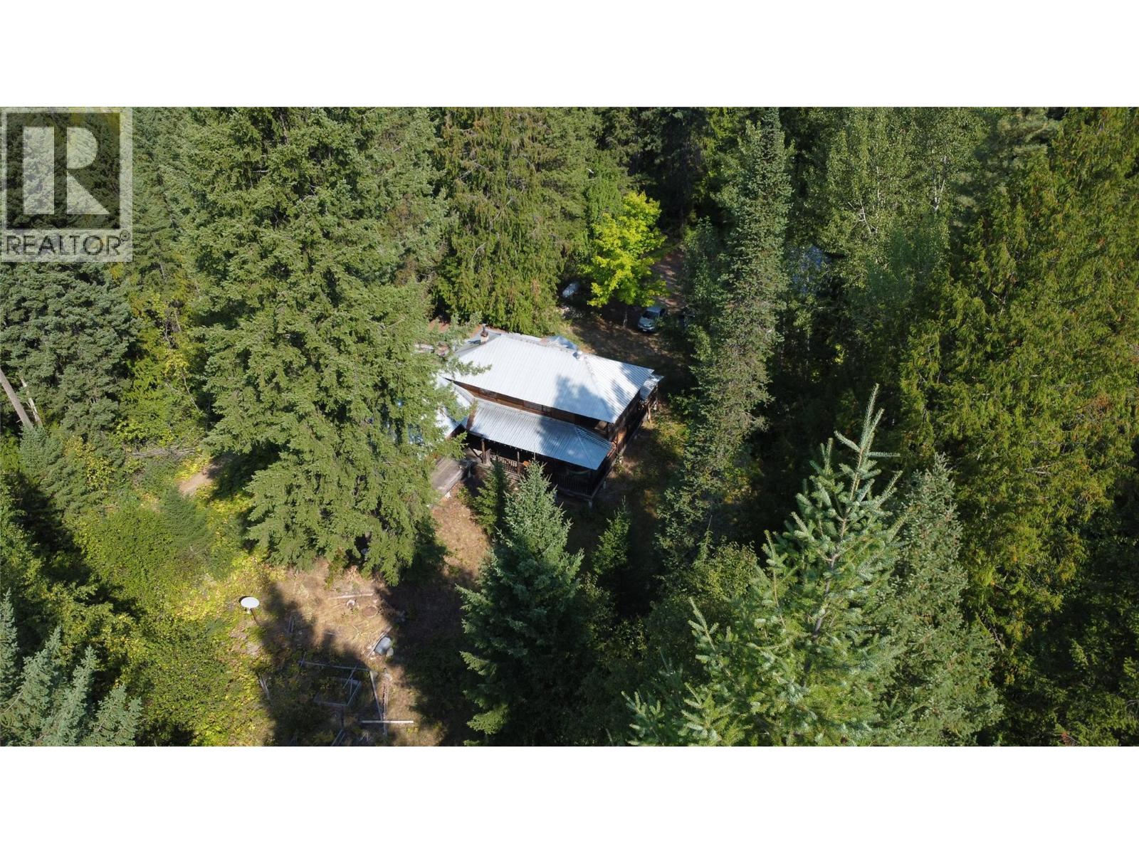  7467 ST THOMAS Road, Winlaw