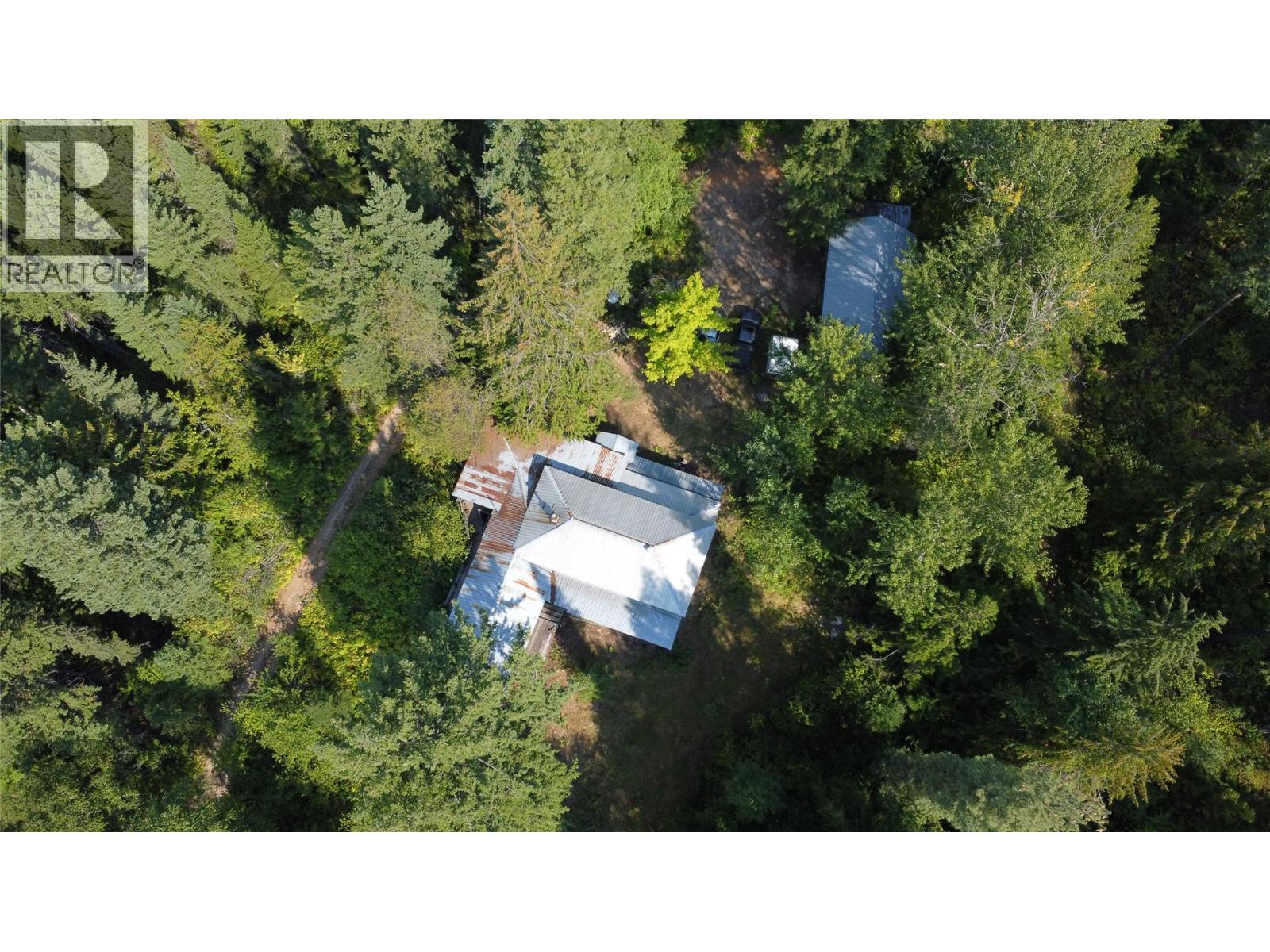  7467 ST THOMAS Road, Winlaw