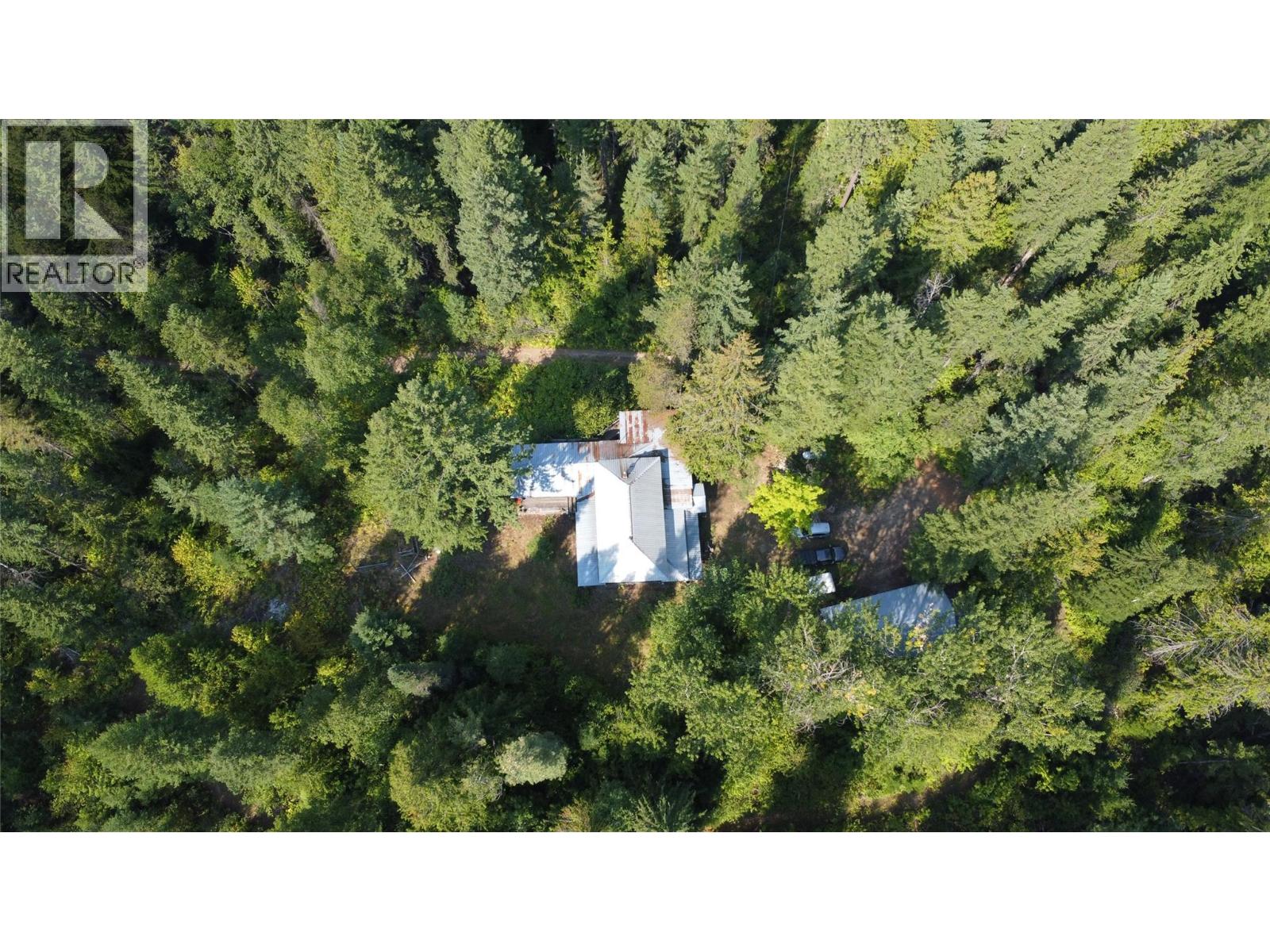  7467 ST THOMAS Road, Winlaw