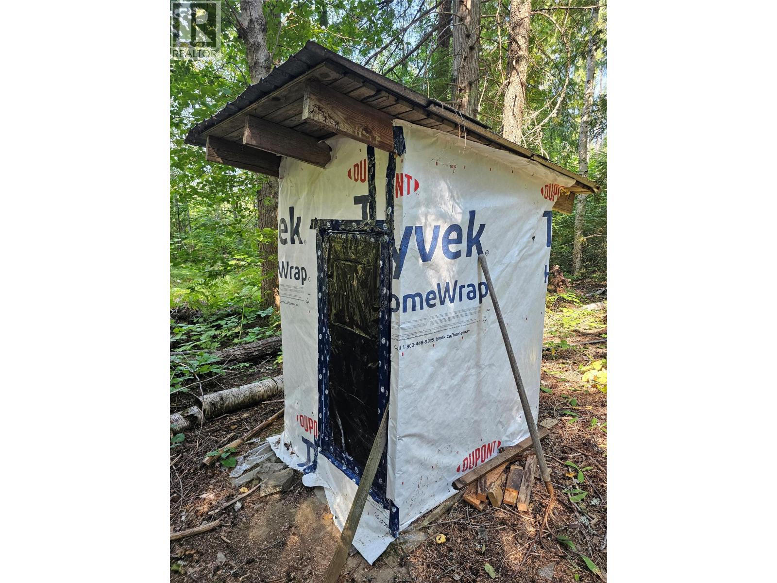  7467 ST THOMAS Road, Winlaw