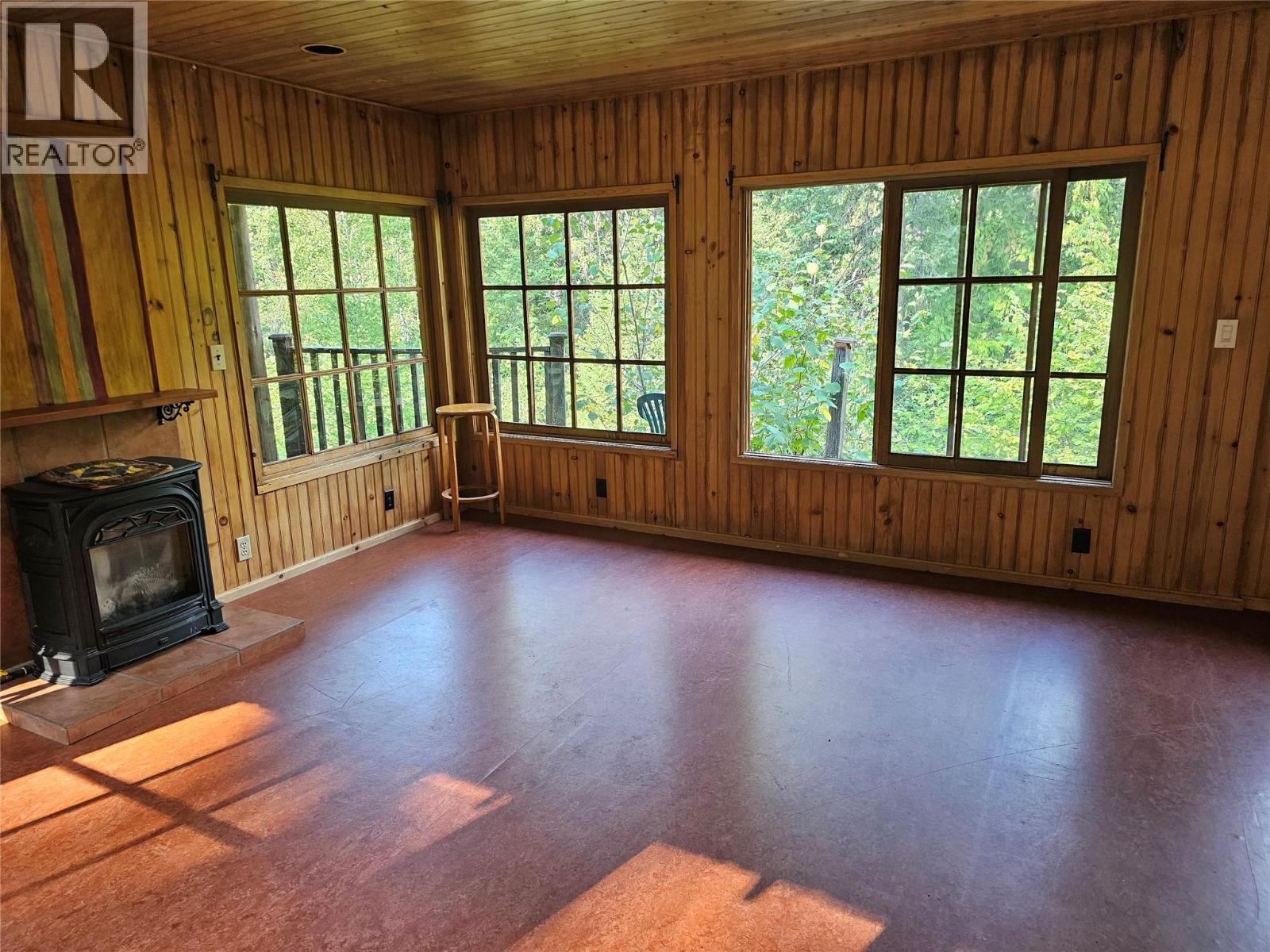  7467 ST THOMAS Road, Winlaw