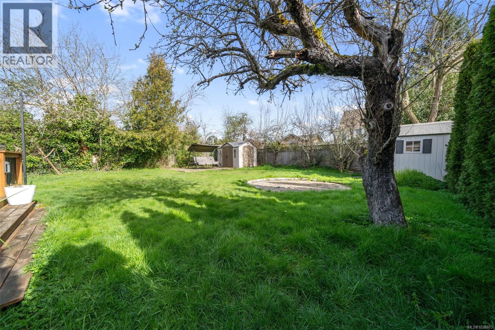 450 Obed Ave, Saanich