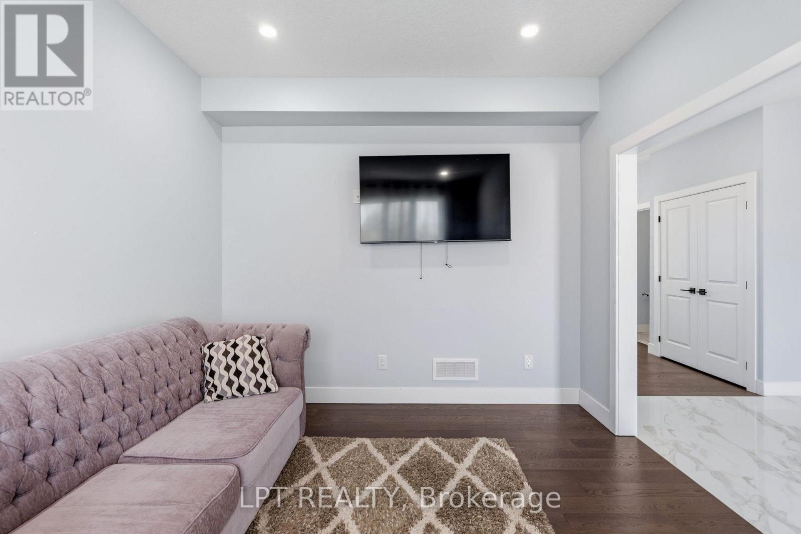 163 MCLEOD STREET - 10