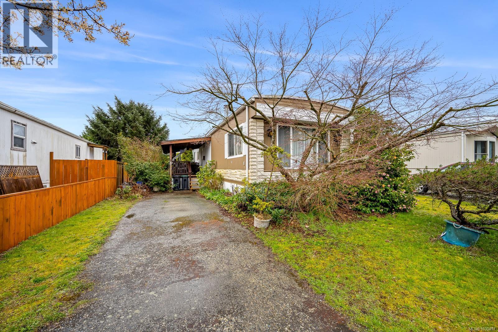 #19 390 COWICHAN Ave - 22