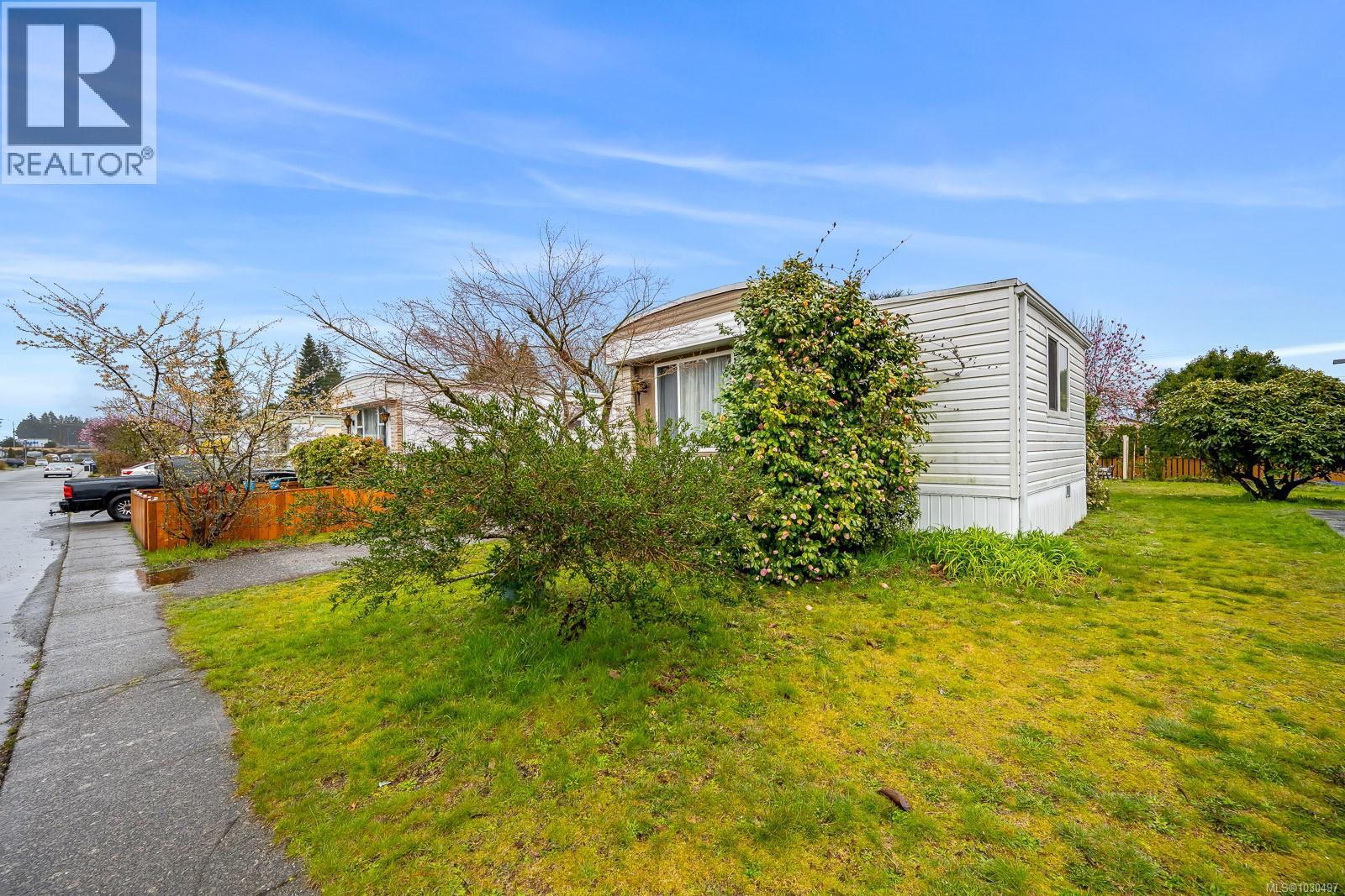 #19 390 COWICHAN Ave - 23