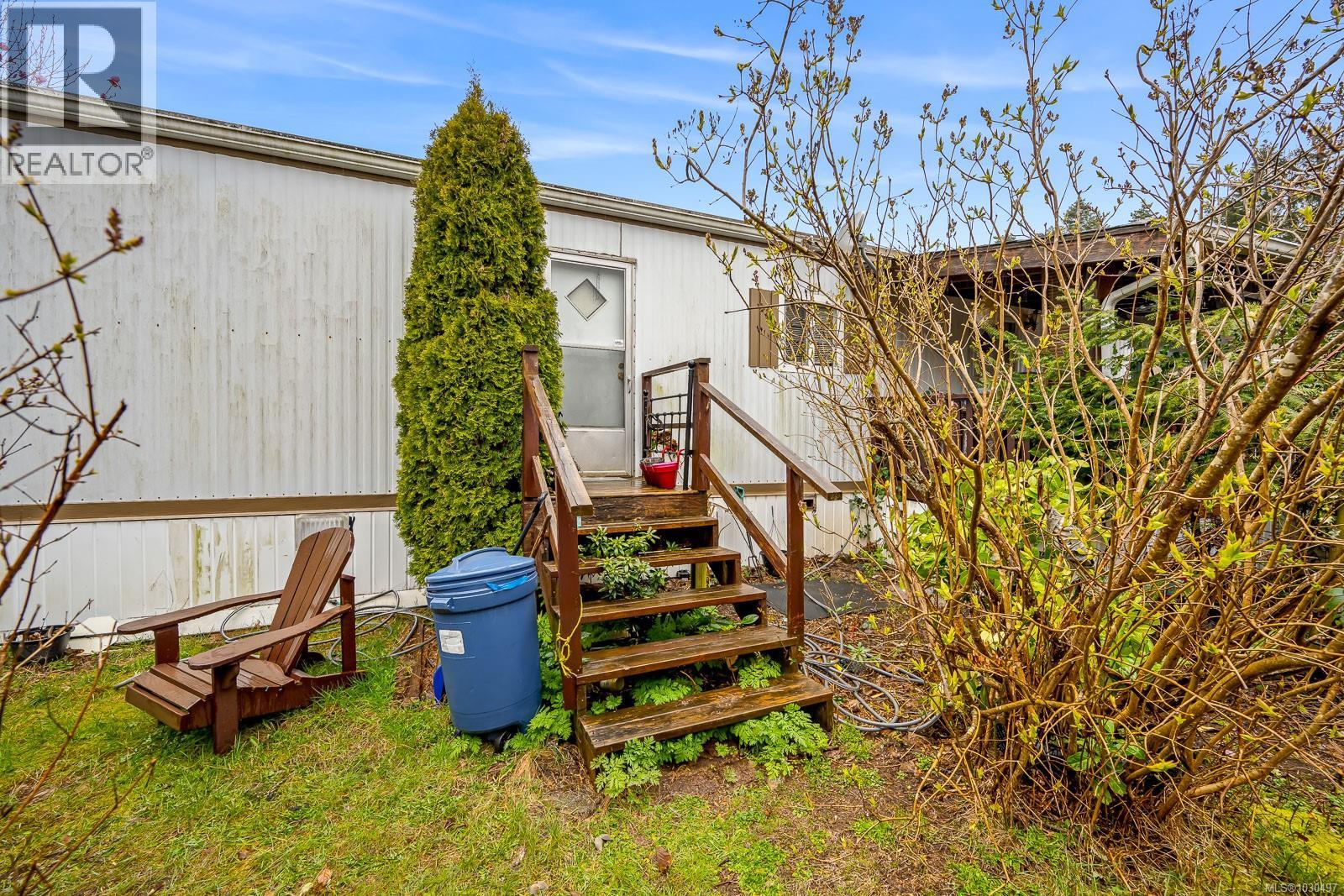 #19 390 COWICHAN Ave - 28