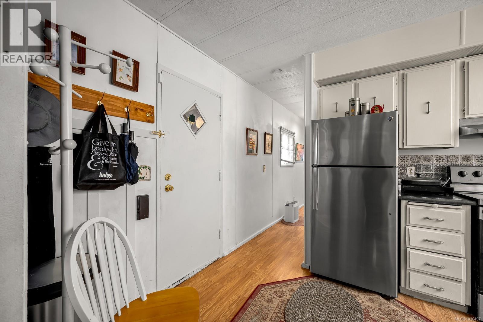 #19 390 COWICHAN Ave - 3