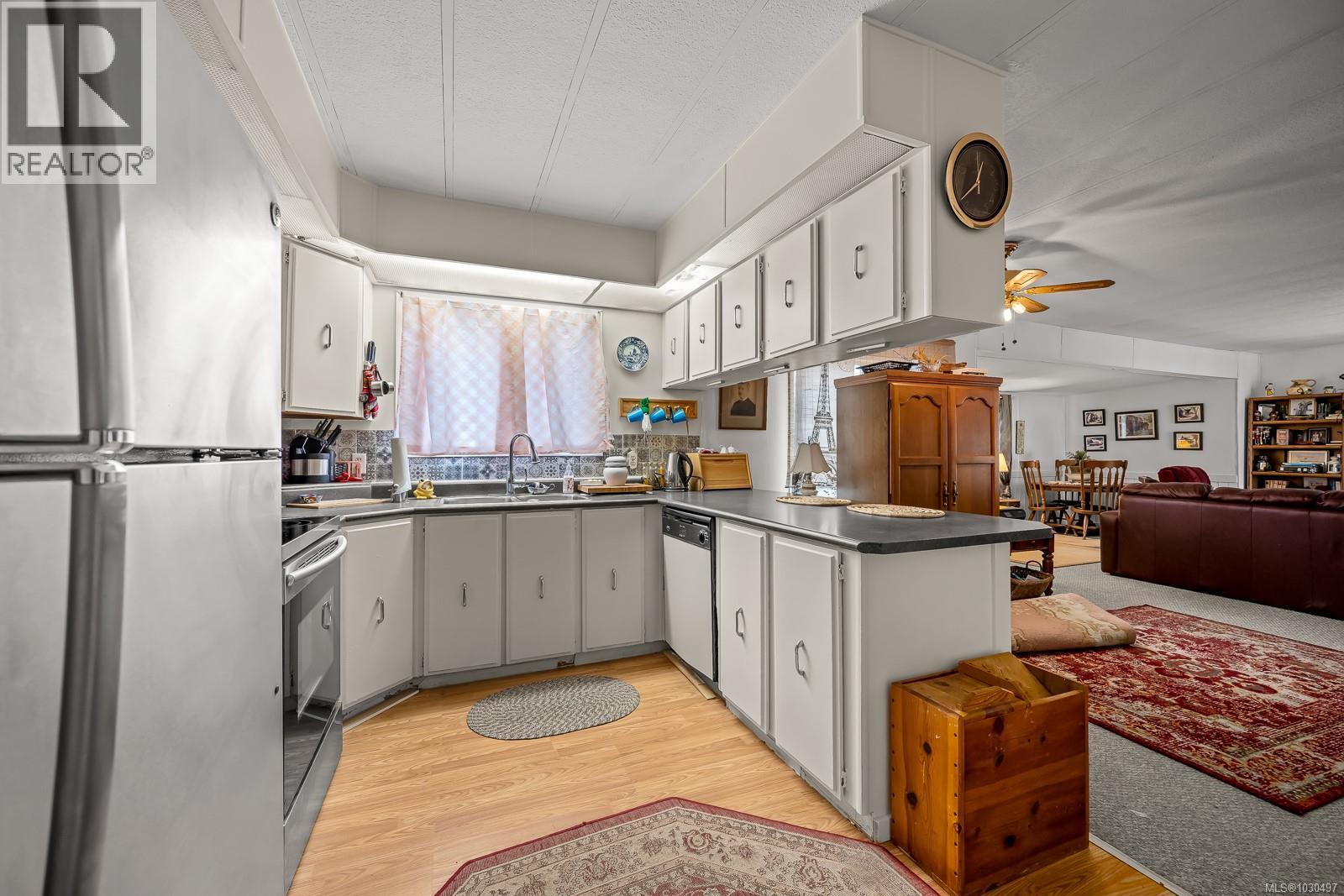 #19 390 COWICHAN Ave - 5