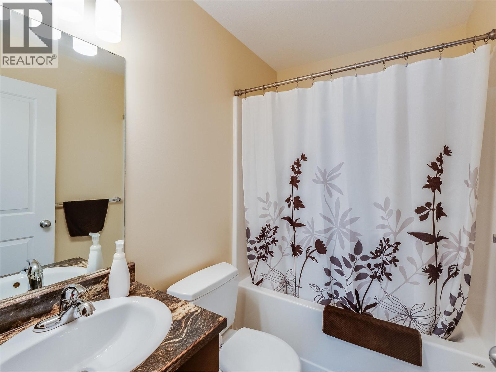  3835 5TH Avenue, Castlegar