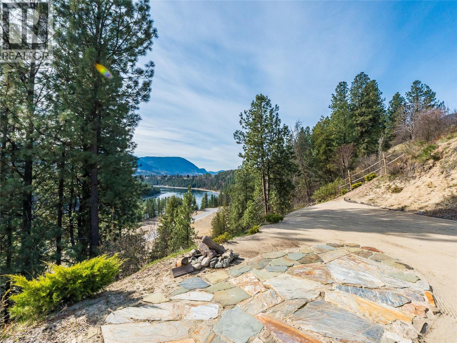  3835 5TH Avenue, Castlegar