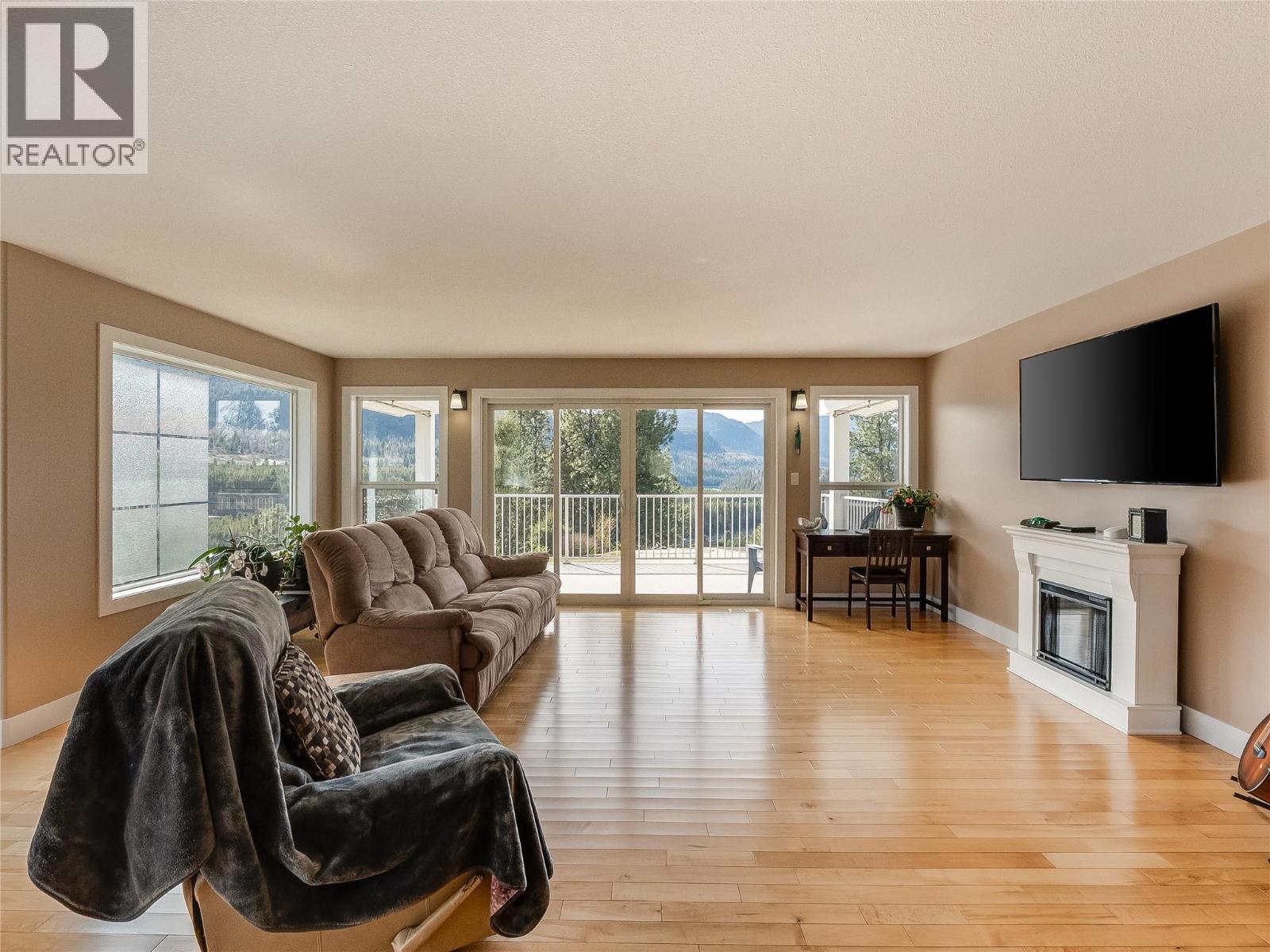  3835 5TH Avenue, Castlegar