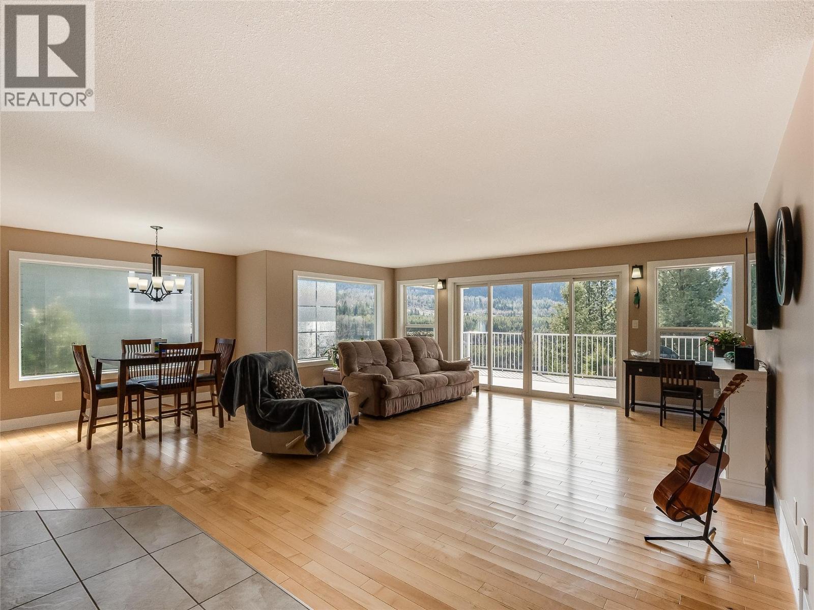  3835 5TH Avenue, Castlegar