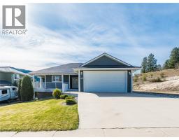 Primary Bedroom - 3835 5th Avenue, Castlegar, BC V1N4Y5 Photo 11