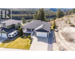 4pc Ensuite bath - 3835 5th Avenue, Castlegar, BC V1N4Y5 Photo 10