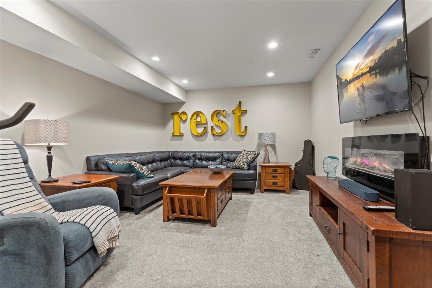 3297 VERNON TERRACE, Abbotsford