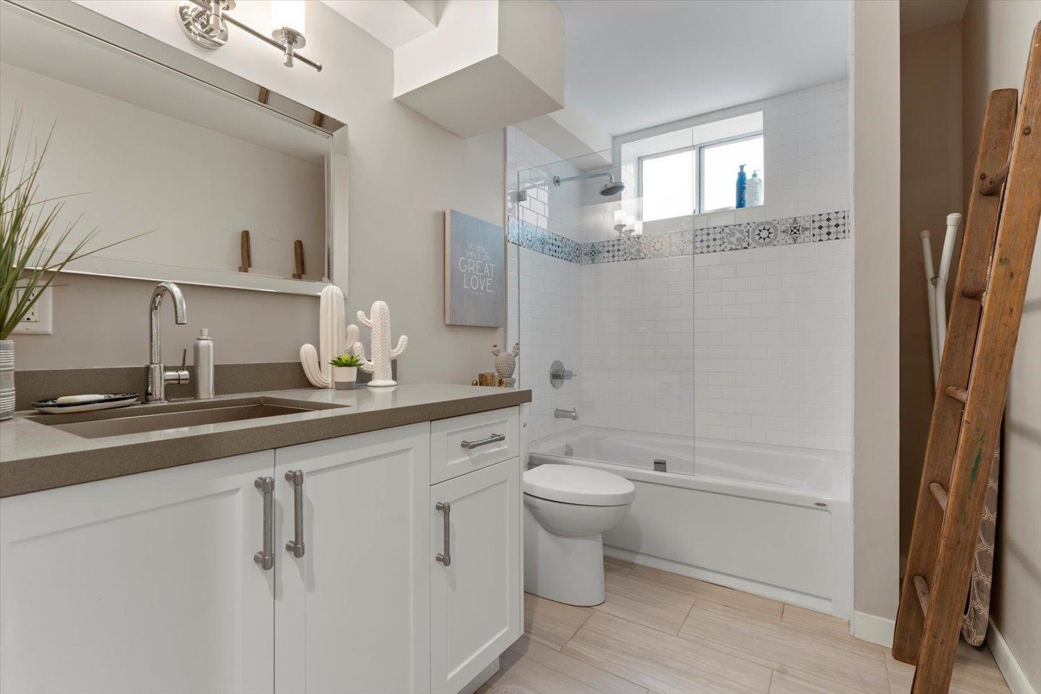 3297 VERNON TERRACE, Abbotsford