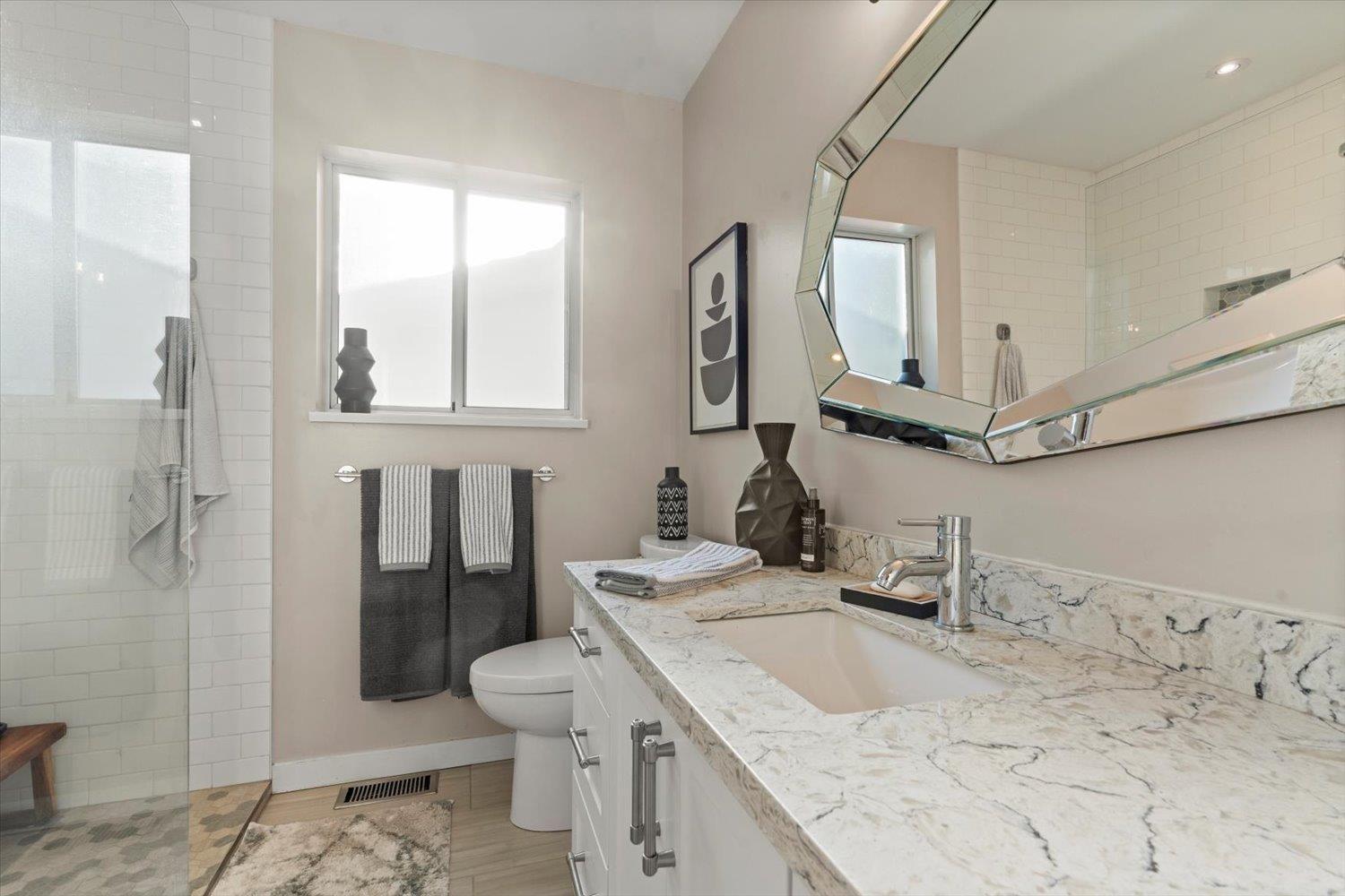 3297 VERNON TERRACE, Abbotsford