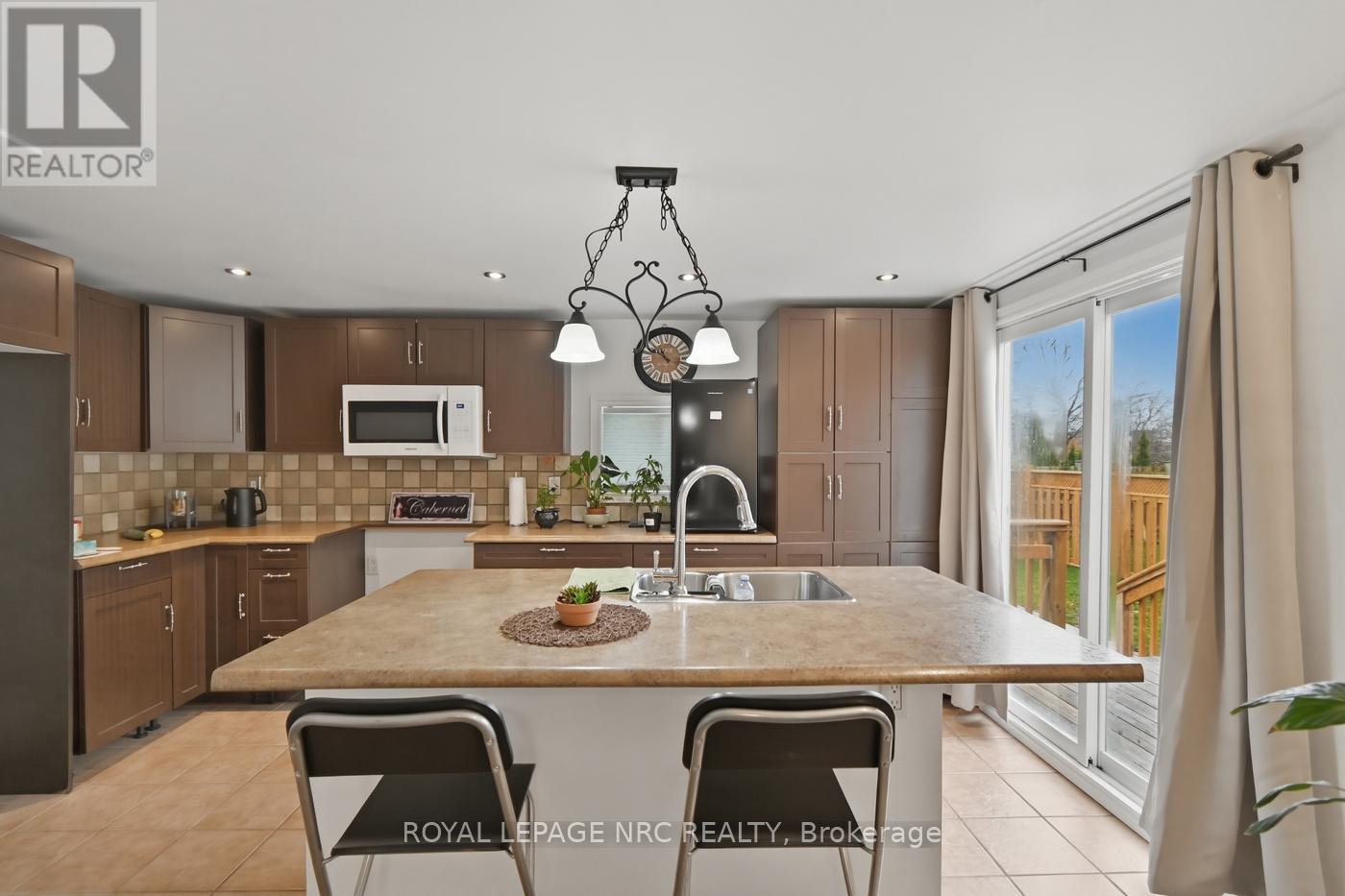 135 ST. GEORGE STREET - 13