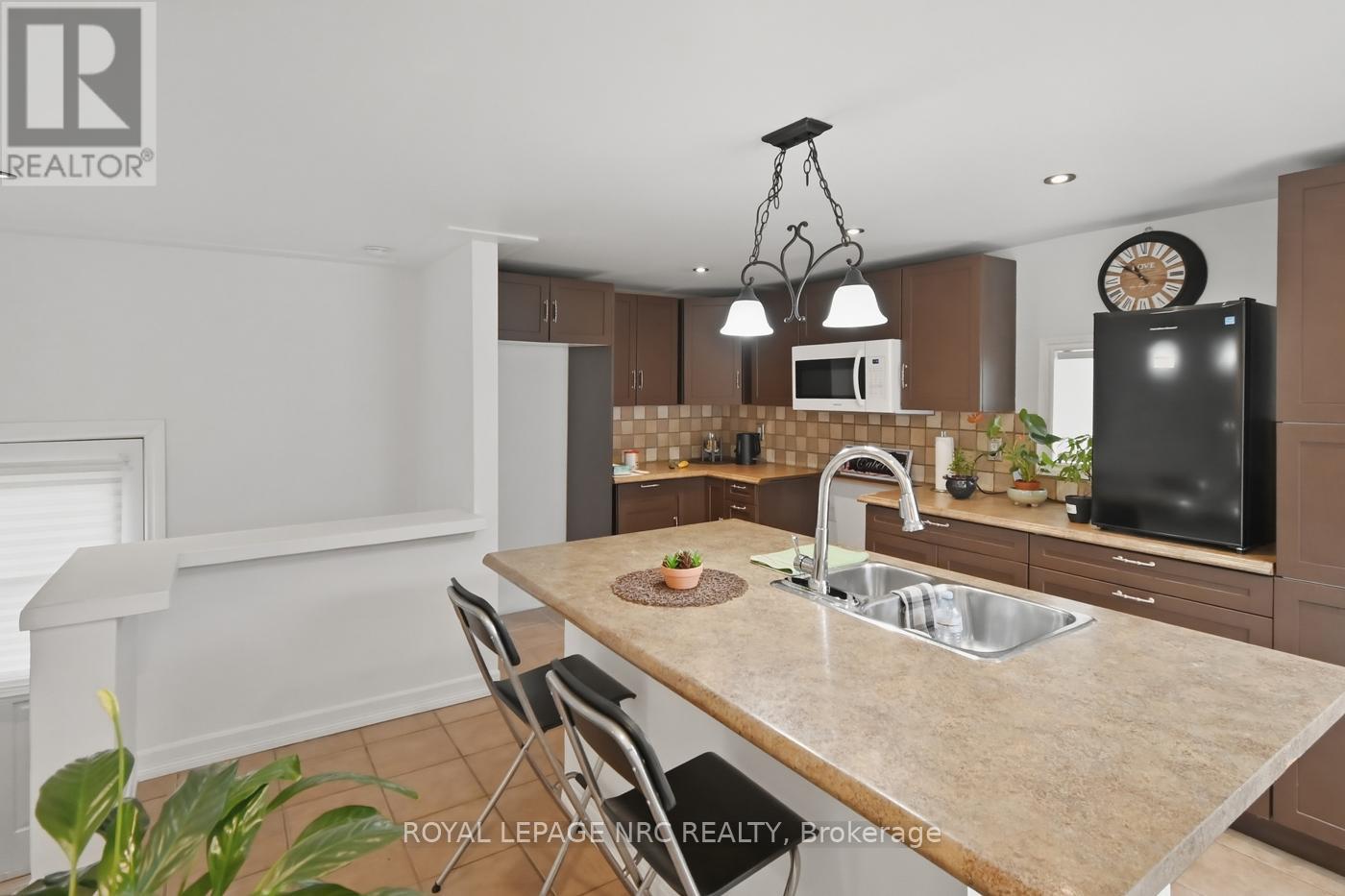 135 ST. GEORGE STREET - 15