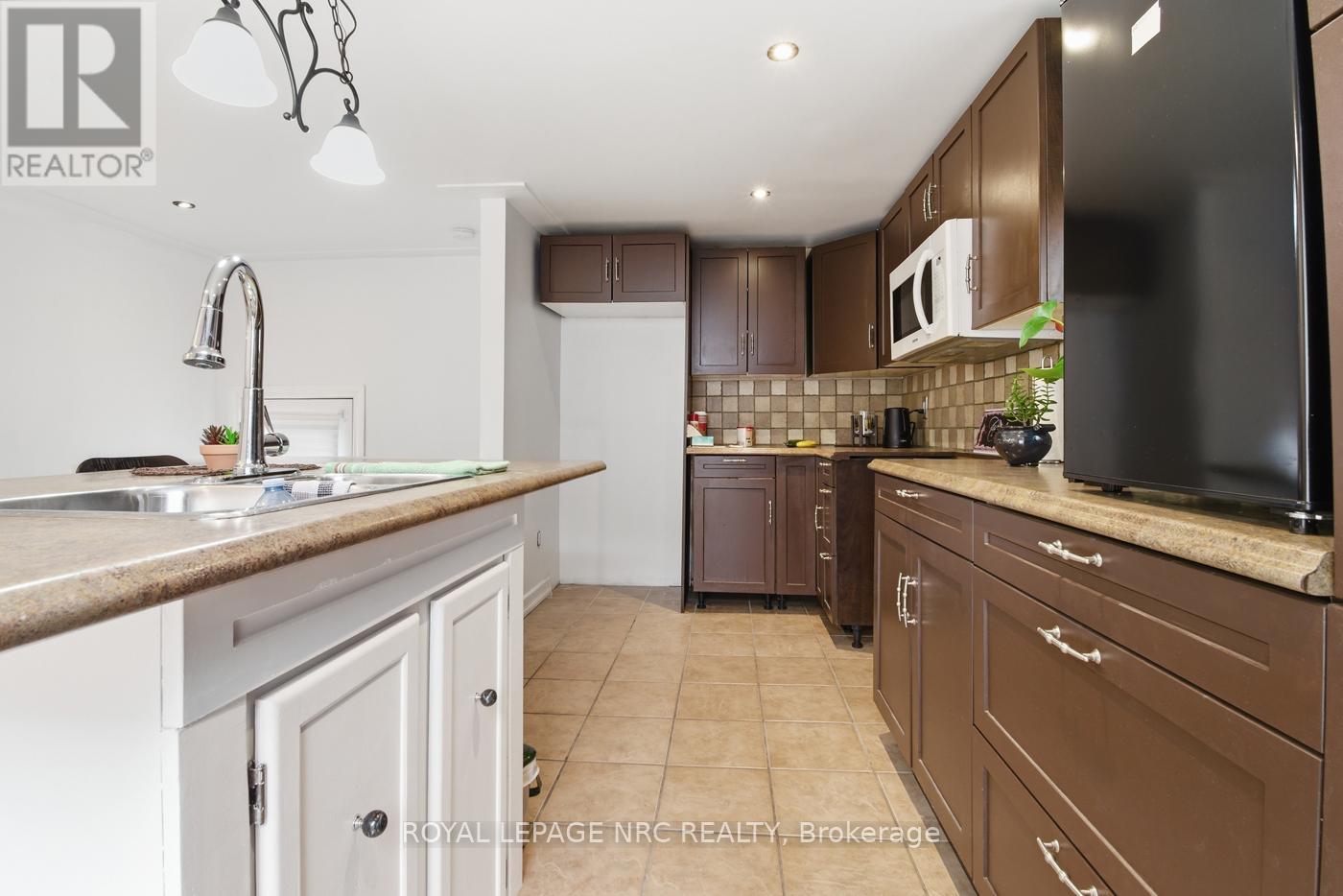 135 ST. GEORGE STREET - 16