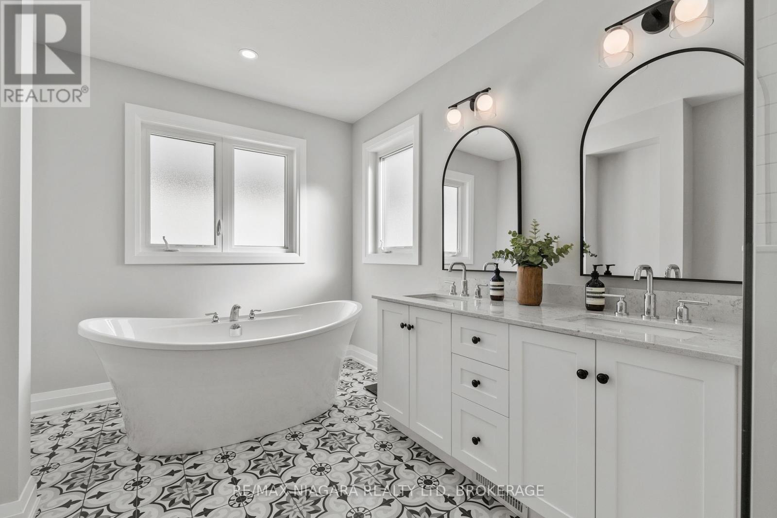 236 WALKER ROAD - 19