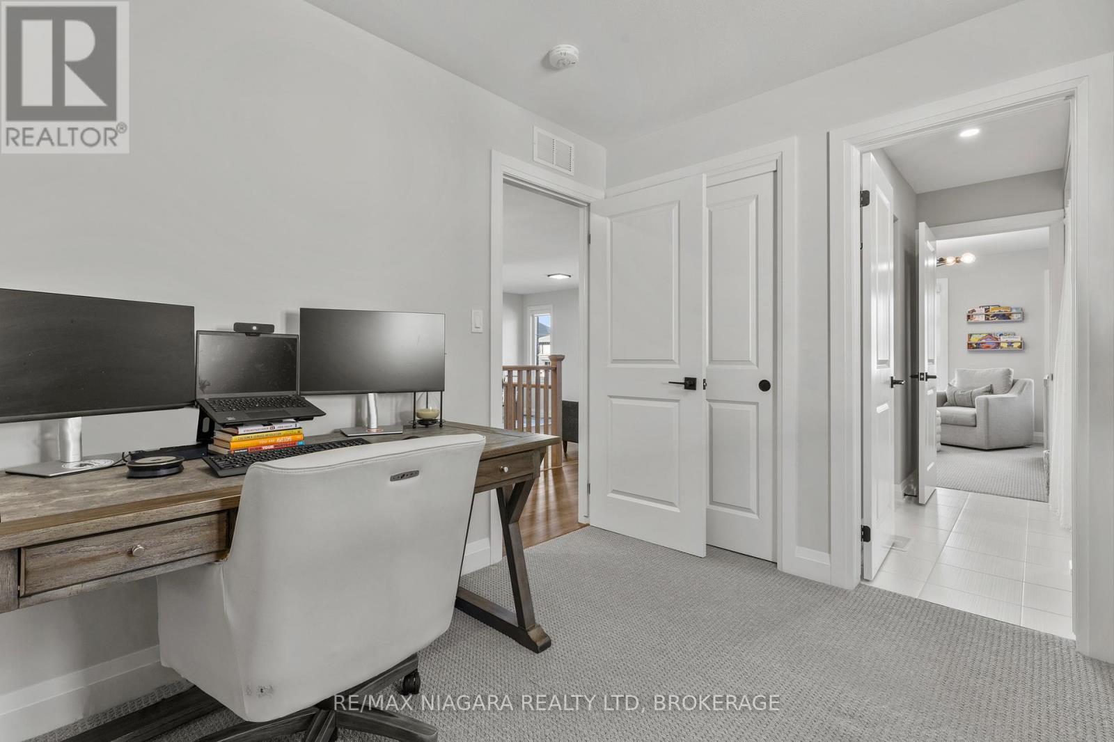 236 WALKER ROAD - 24