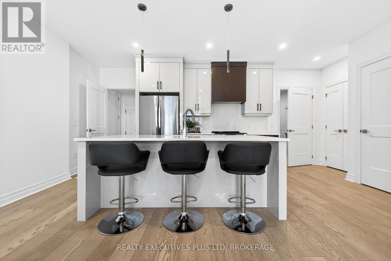 7446 PARKSIDE ROAD - 2