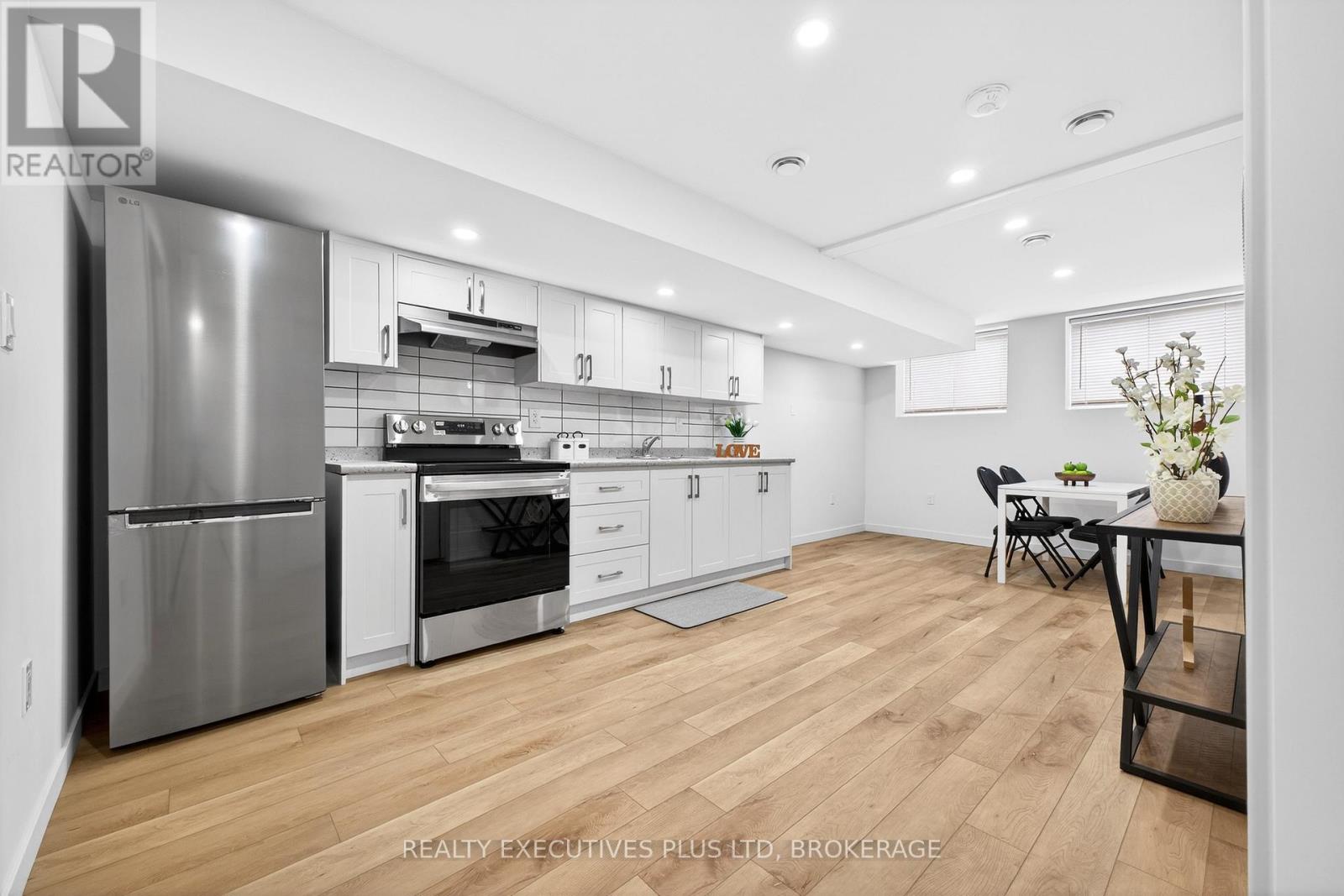 7446 PARKSIDE ROAD - 30