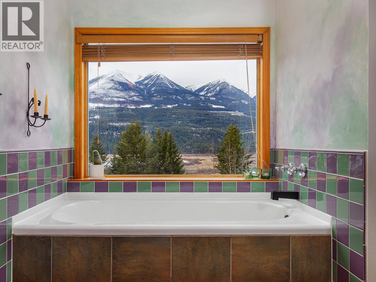  1756 Highway 95 Highway, Golden