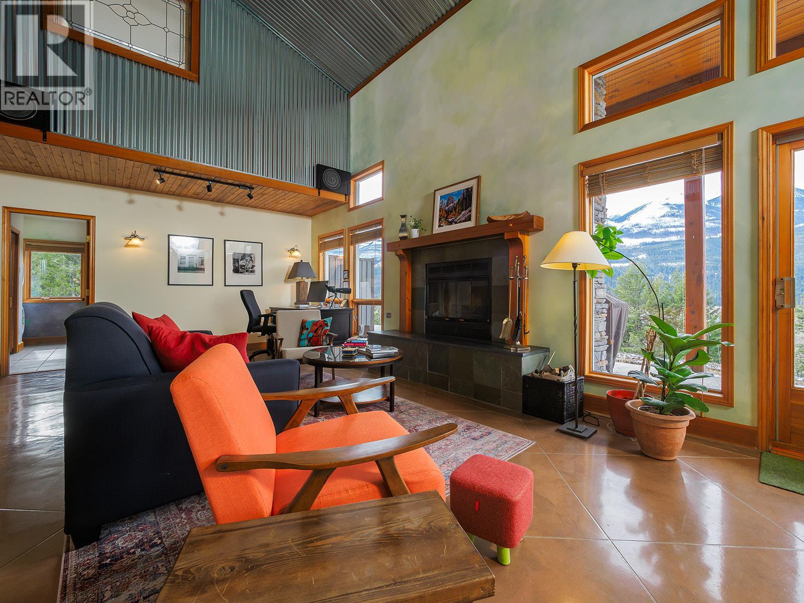  1756 Highway 95 Highway, Golden