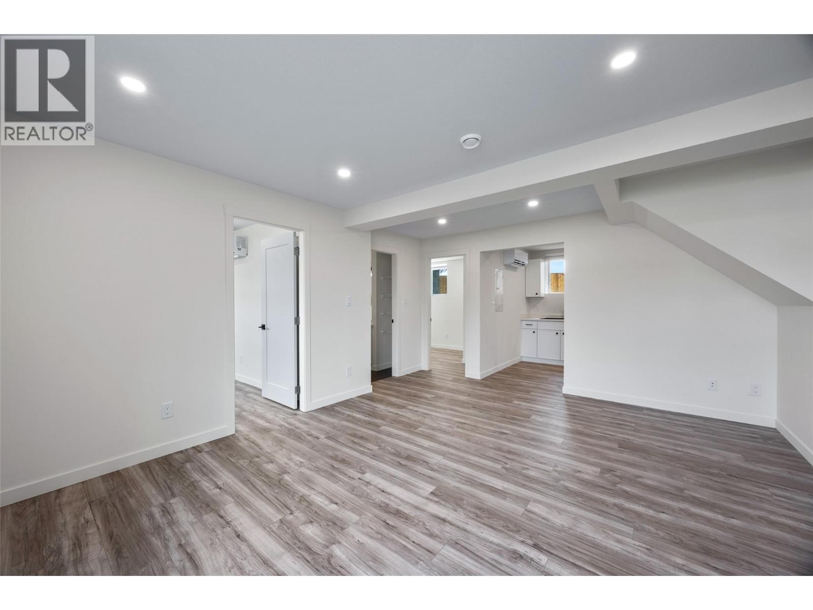  1650 CENTENNIAL Drive, Kamloops