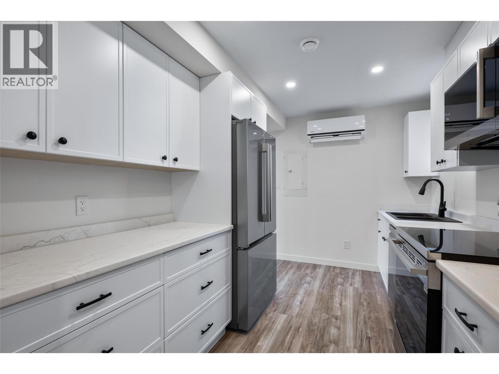  1650 CENTENNIAL Drive, Kamloops