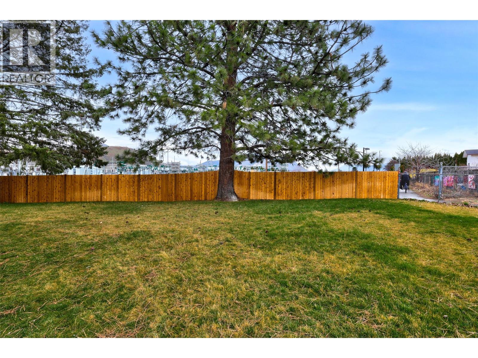  1650 CENTENNIAL Drive, Kamloops