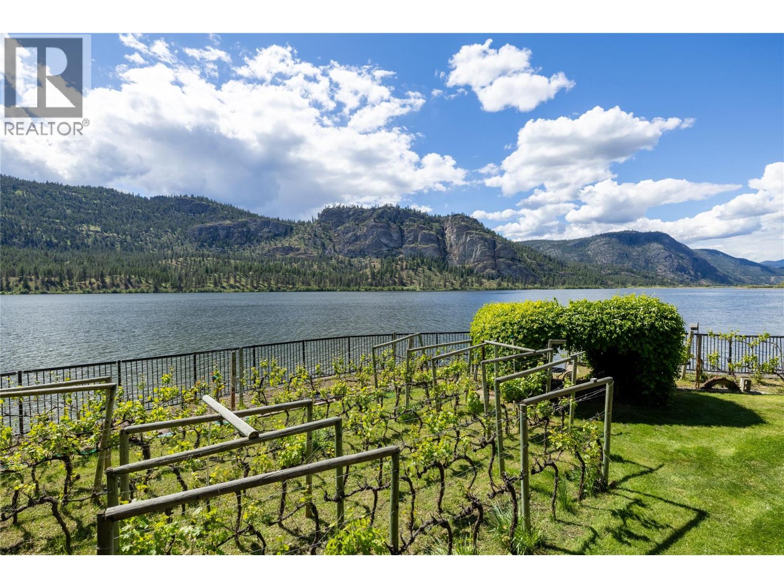  3104 Vaseux Lake Crescent, Okanagan Falls