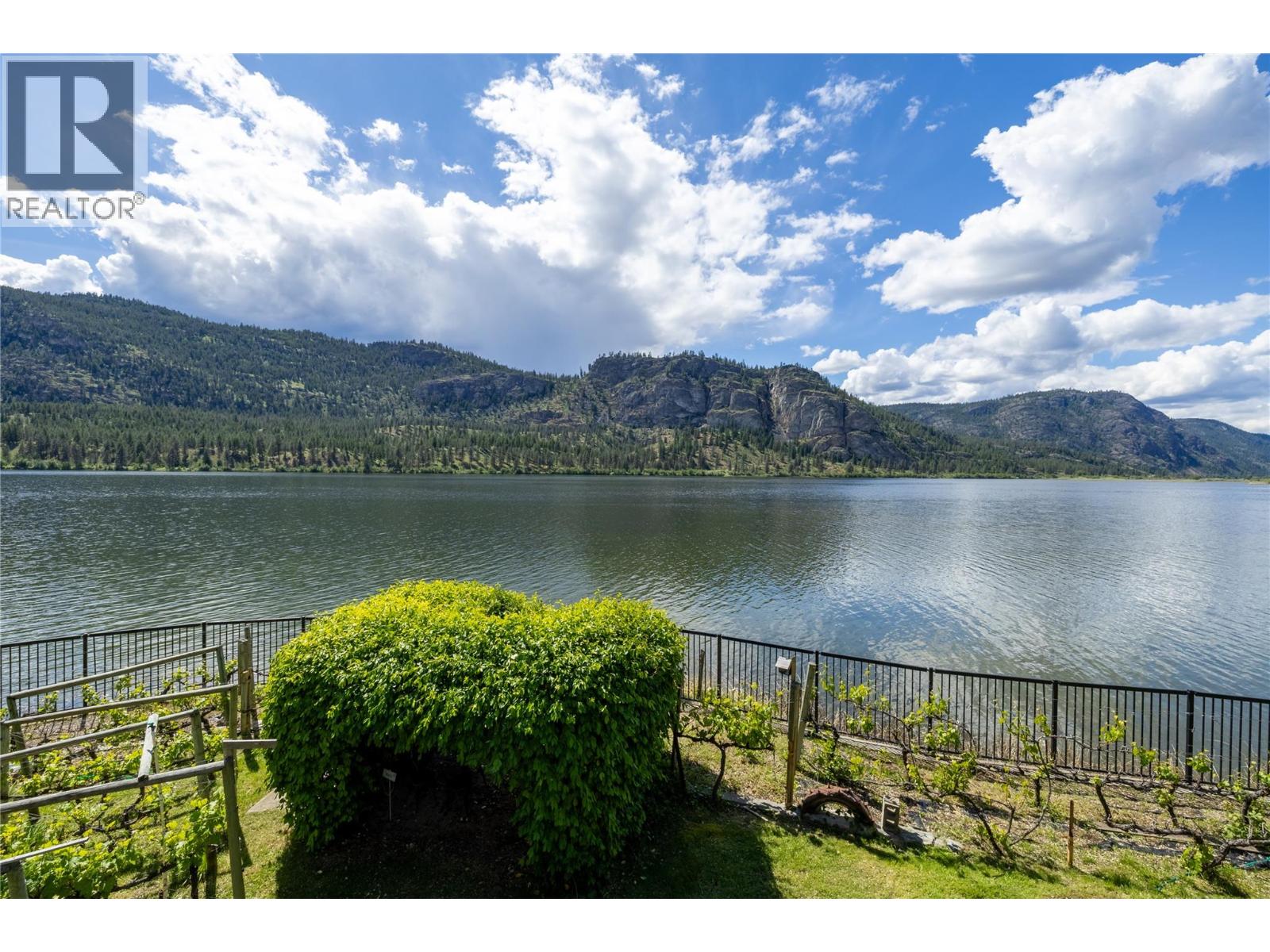  3104 Vaseux Lake Crescent, Okanagan Falls