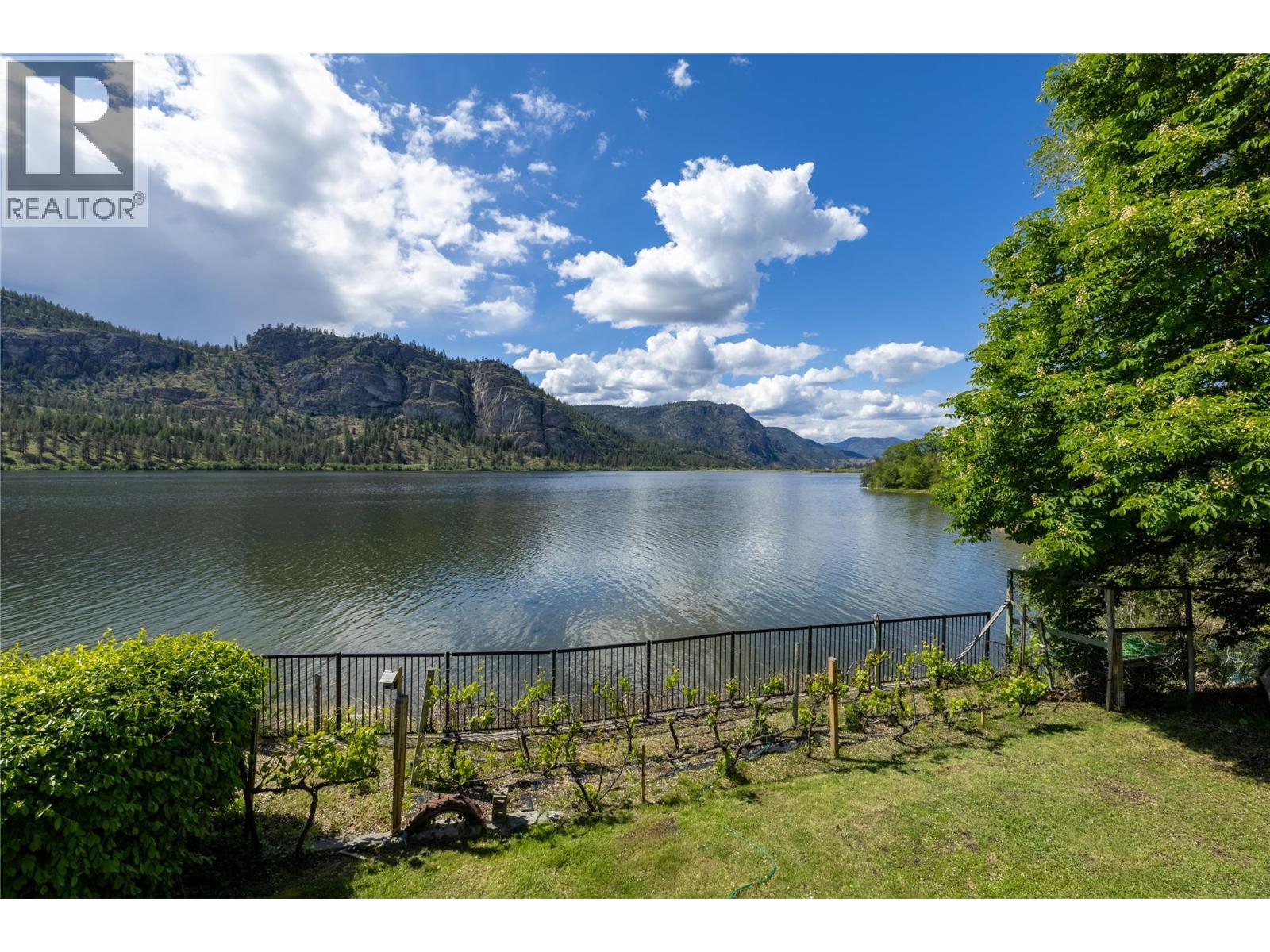  3104 Vaseux Lake Crescent, Okanagan Falls