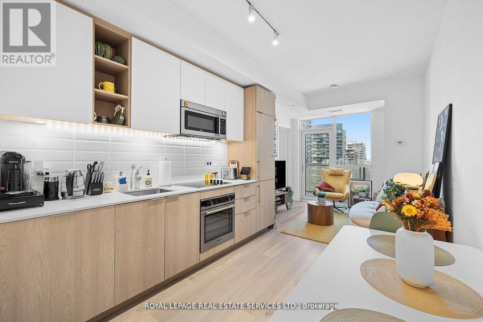 Listing photo of 1603 - 50 ORDNANCE STREET
