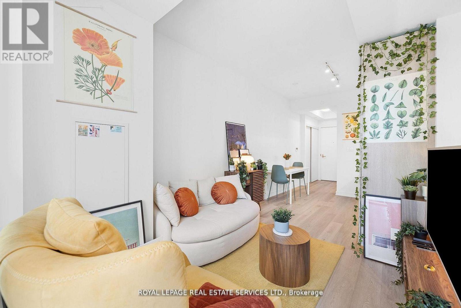 #1603 50 ORDNANCE STREET - 5