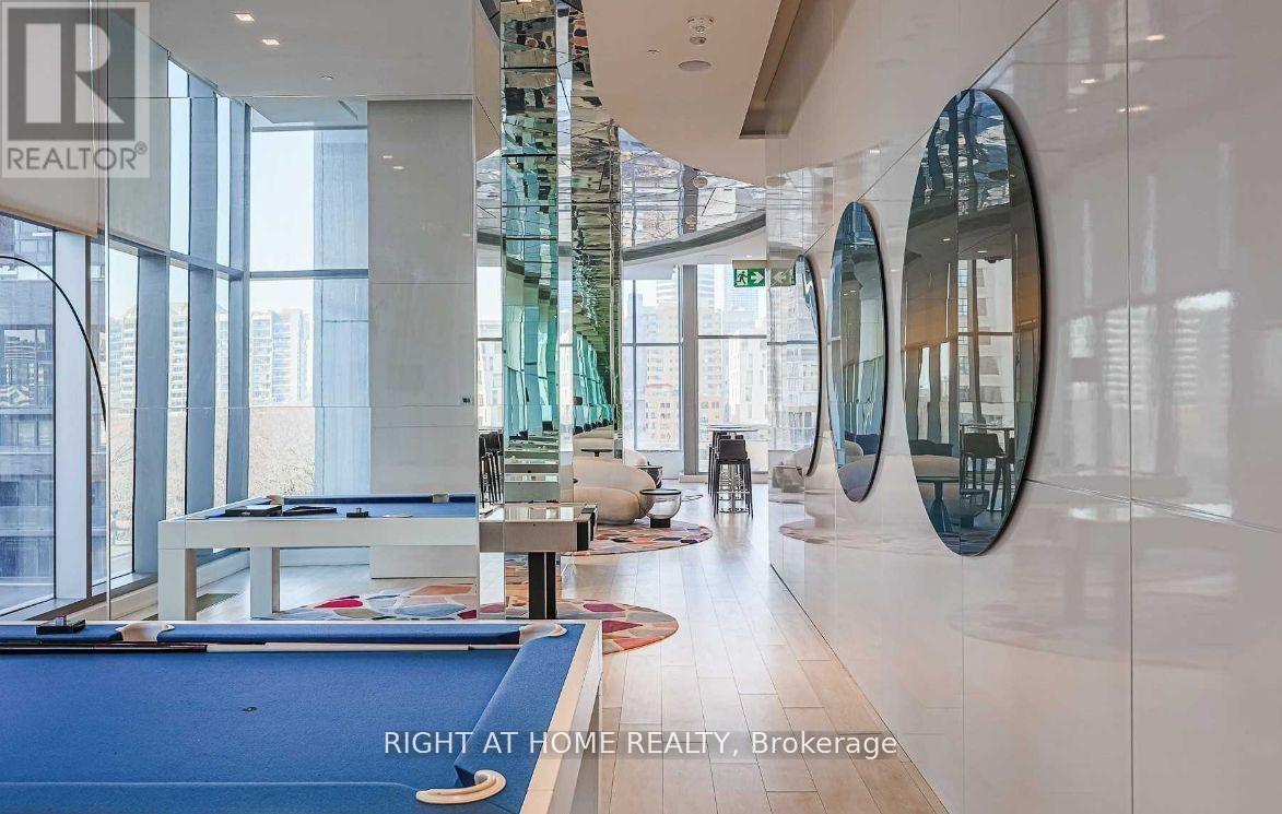 #938 251 JARVIS STREET - 34