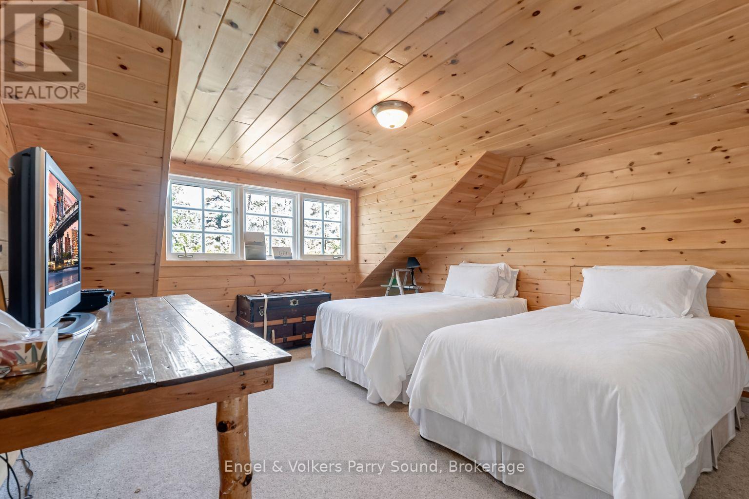 6 29C MOWAT ISLAND - 24