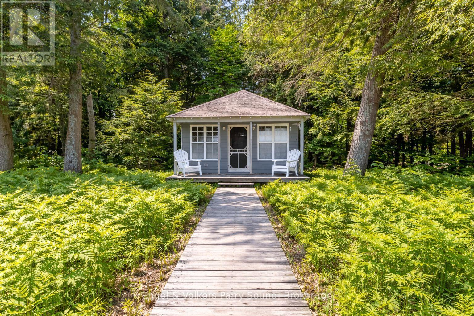 6 29C MOWAT ISLAND - 31