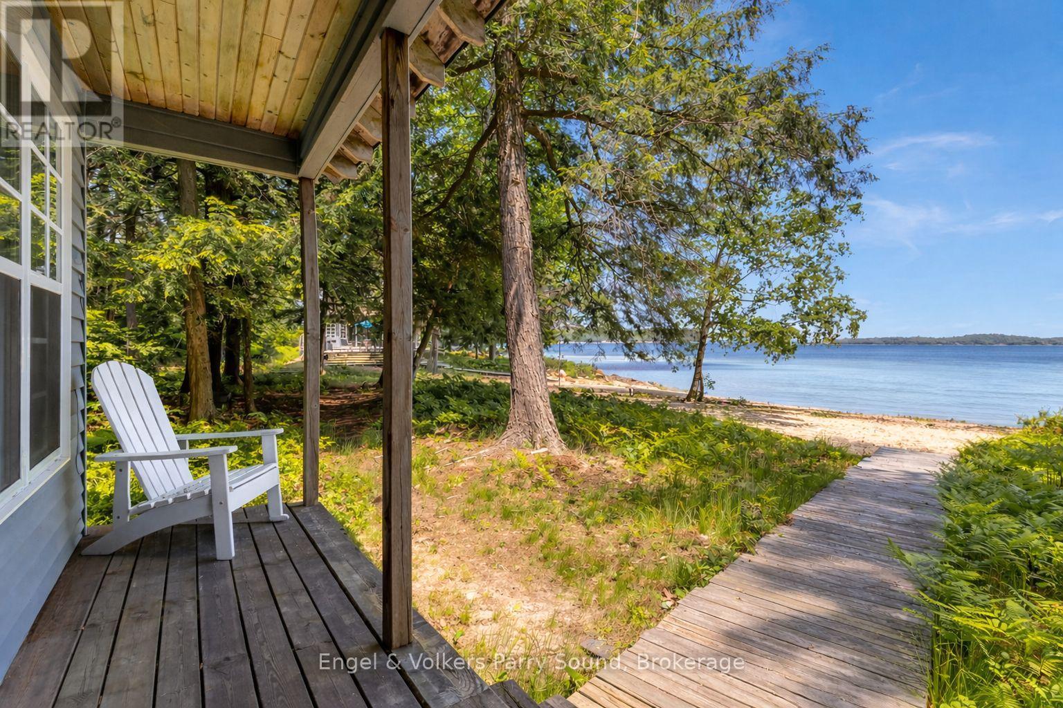 6 29C MOWAT ISLAND - 32