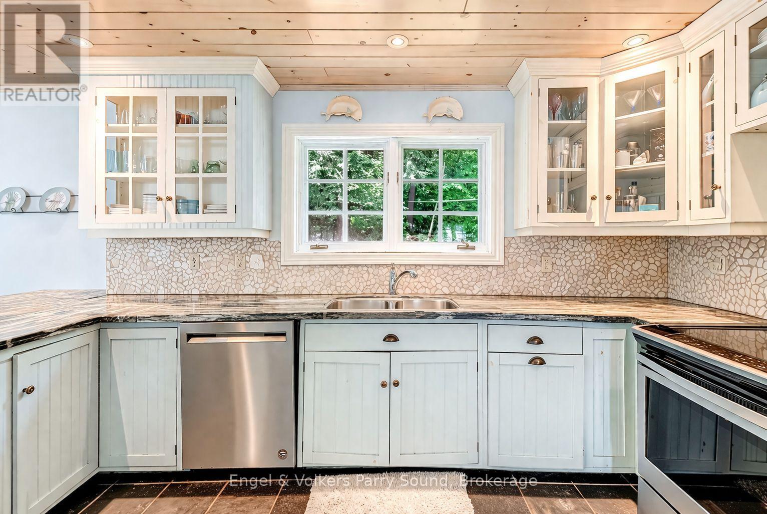 6 29C MOWAT ISLAND - 9