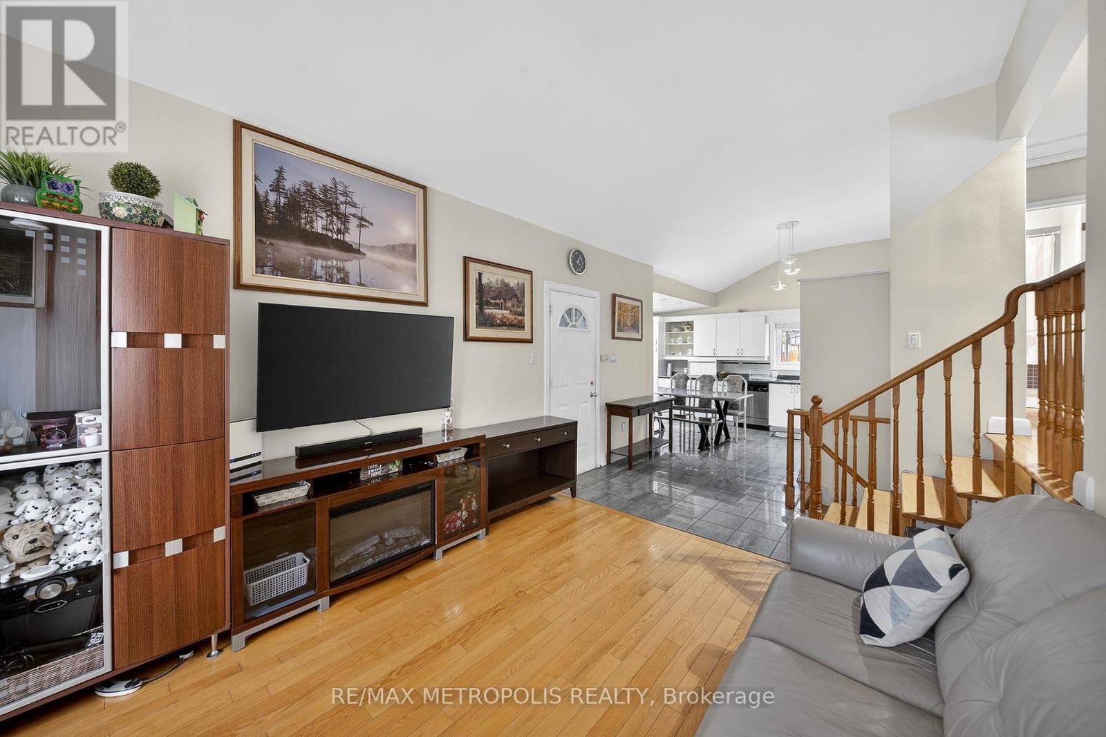 91 ELLENDALE DRIVE - Image 3