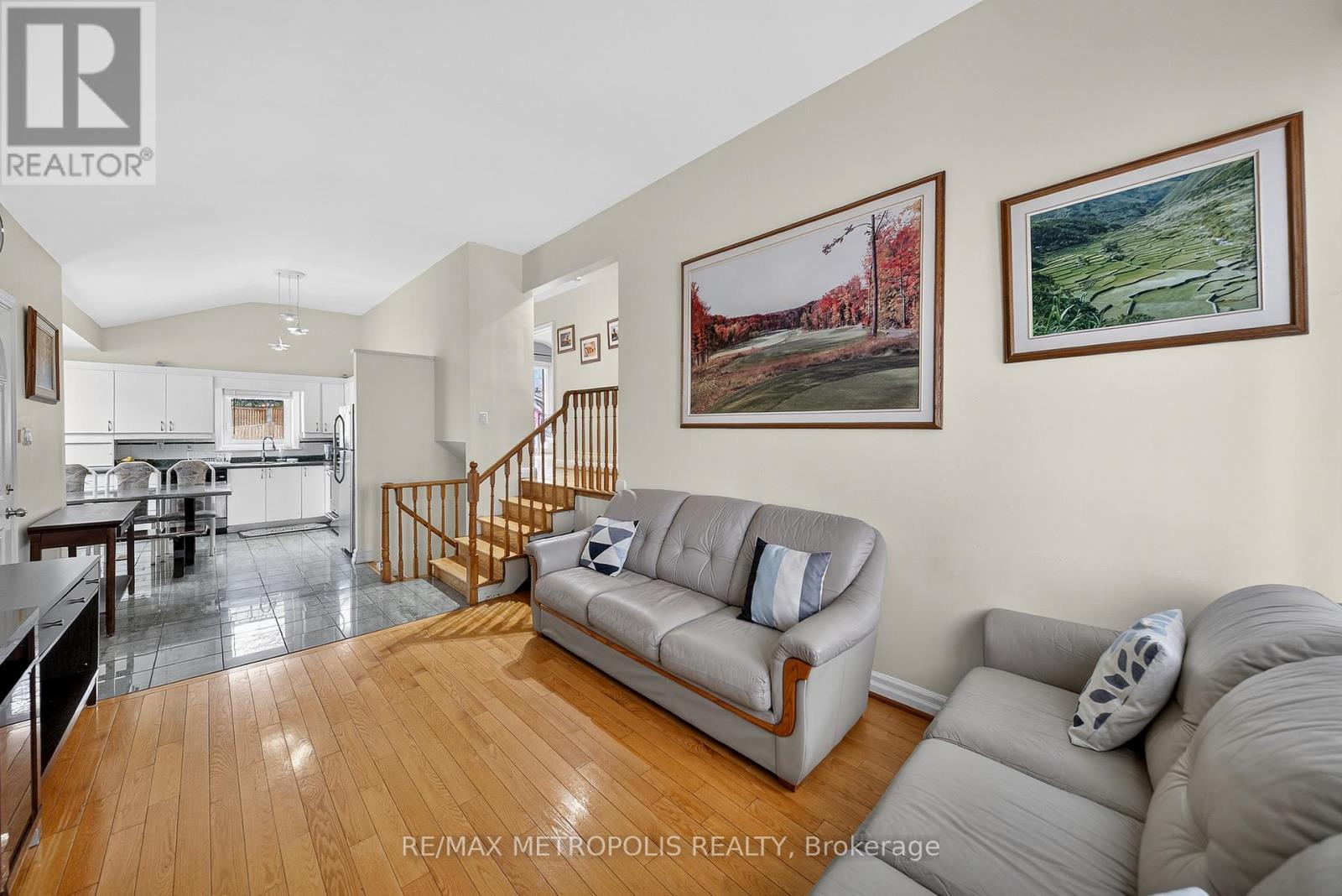 91 ELLENDALE DRIVE - 36